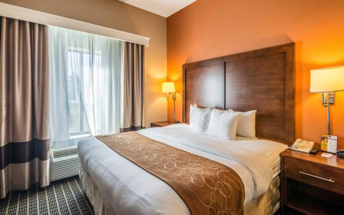 Comfort Suites