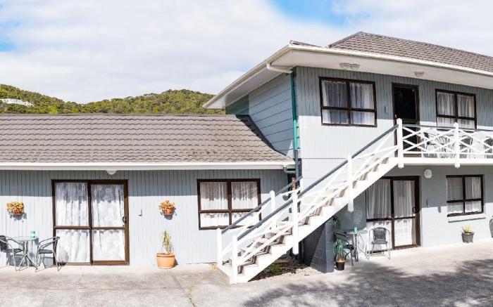 Dolphin Motel