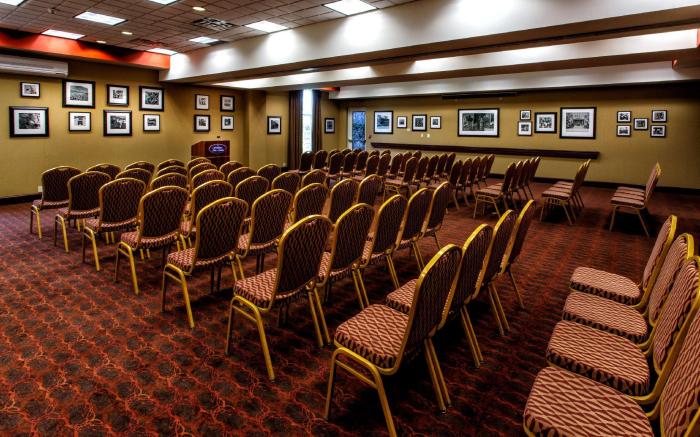 Hampton Inn & Suites Staten Island
