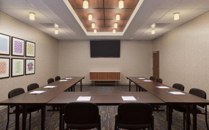 Holiday Inn Express Portland Airport By IHG