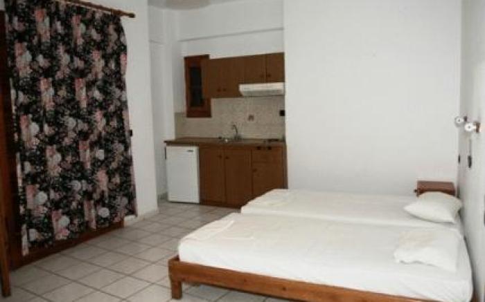 Iraklis Apartments
