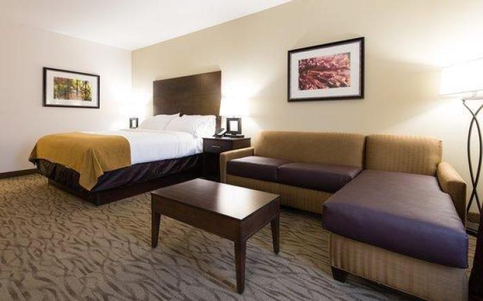 Holiday Inn Express & Suites Aiken By IHG