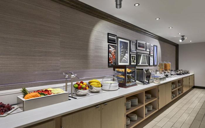 Sheraton Milwaukee Brookfield Hotel