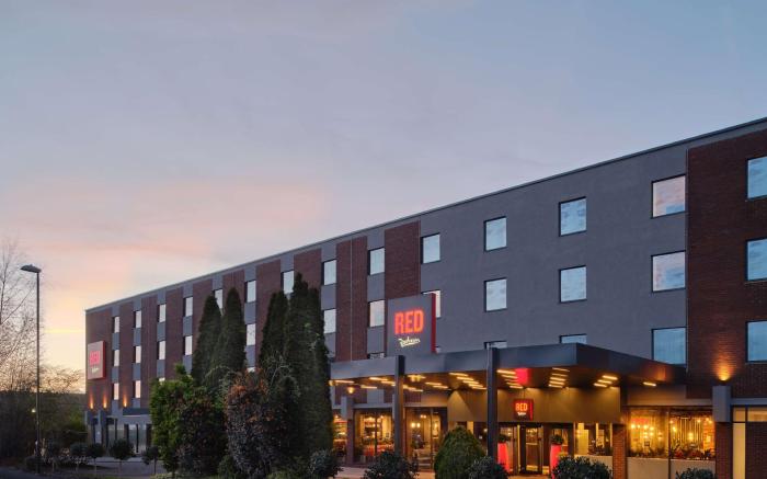 Radisson RED London Gatwick Airport