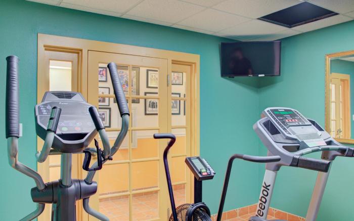 Hutchinson Island Plaza Hotel & Suites