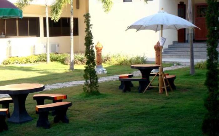 Golden Land Hotel