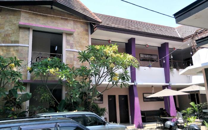 Dpavilion Guest House & Resto