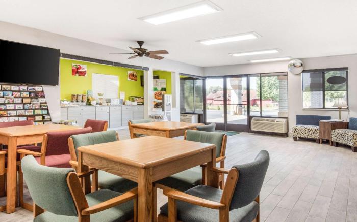 Quality Inn & Suites Metropolis I-24