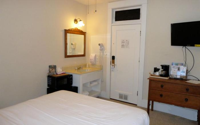 Americas Best Value Inn & Suites Royal Carriage