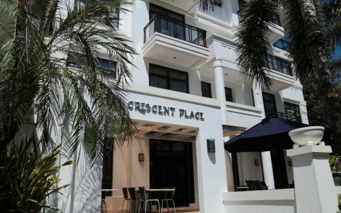 One Crescent Place Hotel