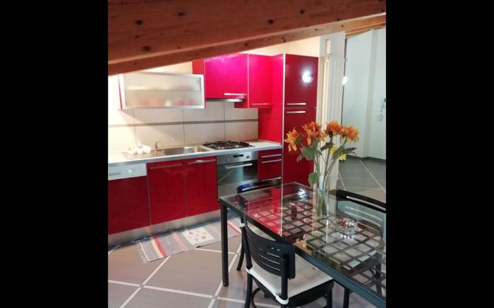 Comfortable attic with parking space in Chiavari