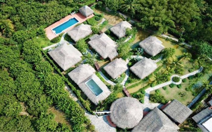 RIVERSIDE PARK ECO RESORT