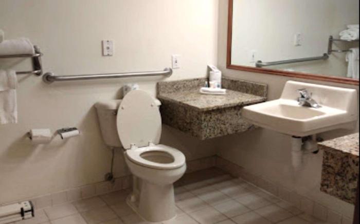 Comfort Inn & Suites at I-74 and 155
