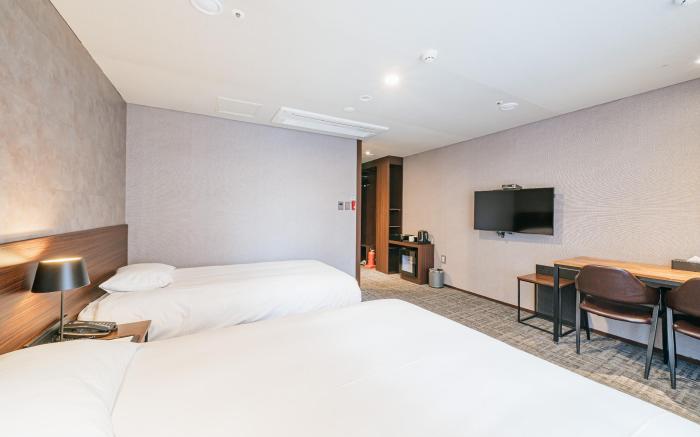 HotelWithCity