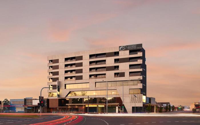 Dandenong Central Apartment Hotel