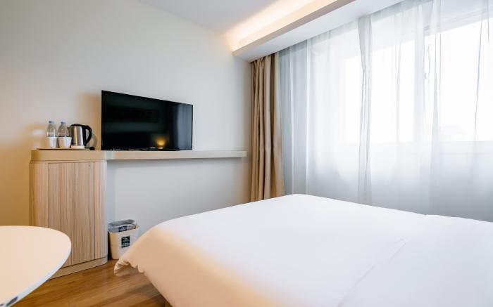 Hanting Hotel Xi'an Fengdong Xincheng Houweizhai