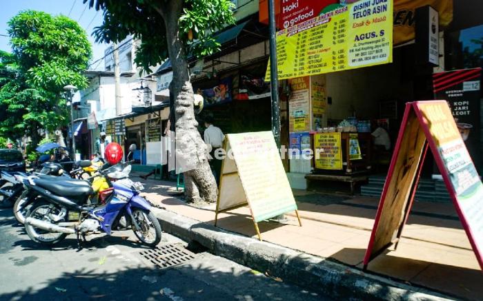 Hoki Homestay Syariah Mitra RedDoorz near Rumah Sakit Dr Soetomo Surabaya