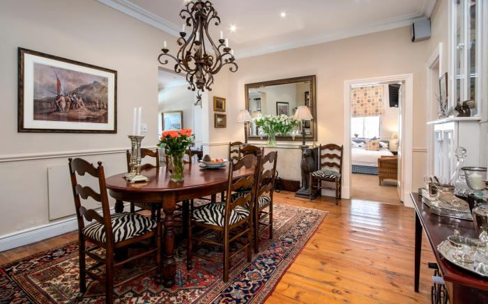 La Fontaine Guest House
