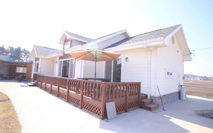 Mongsanpo High Beach Pension