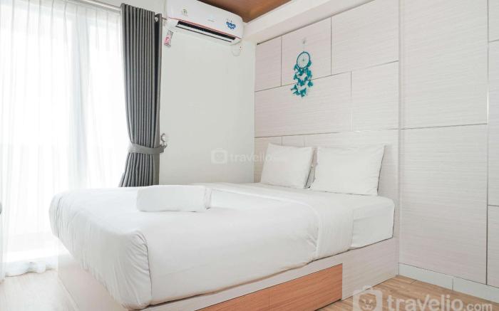 Modern Studio with City View Amethyst By Travelio