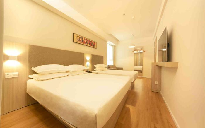 Hanting Hotel Shenyang Tiexi Qigong Street Metro Station