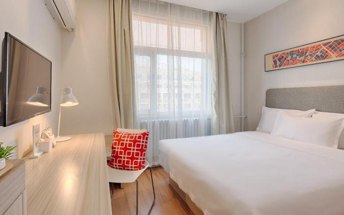 Hanting Hotel Binzhou Zhongbai Building