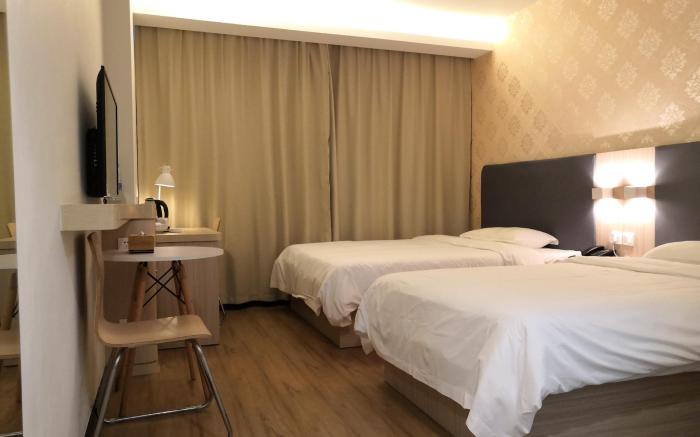 Hanting Hotel Shanwei Lufeng Renmin Bridge