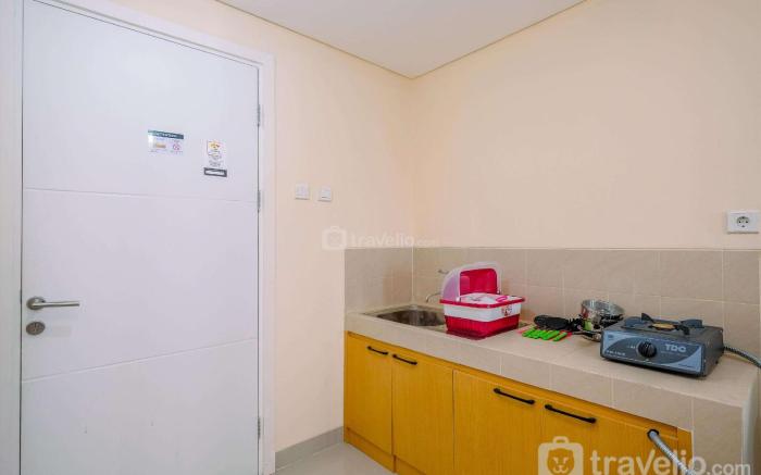 Best Rate 2BR Kebayoran Icon Apartment By Travelio
