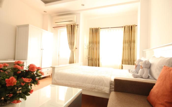 Smiley Apartment 3- 101 Seviced studio Apartment with balcony