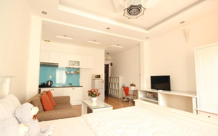 Smiley Apartment 3- 101 Seviced studio Apartment with balcony
