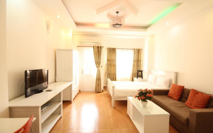 Smiley Apartment 3- 101 Seviced studio Apartment with balcony