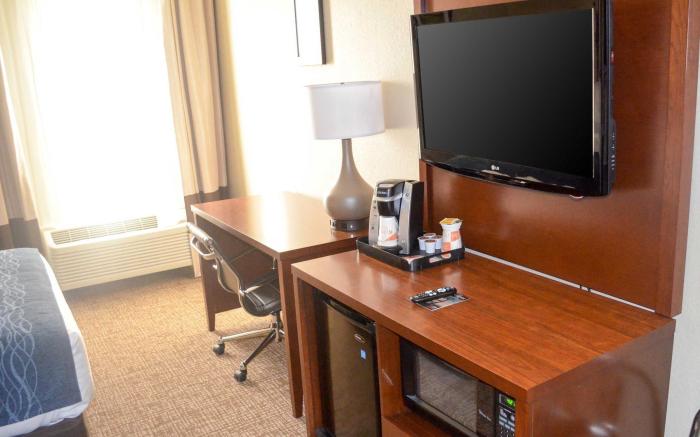Comfort Inn & Suites Junction City - near Fort Riley