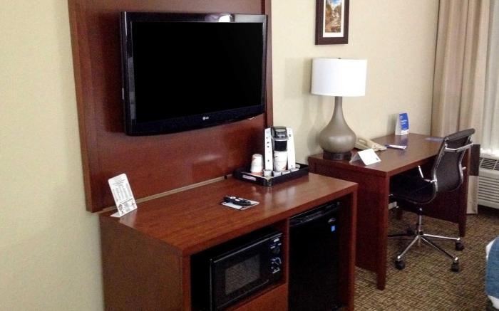 Comfort Inn & Suites Junction City - near Fort Riley