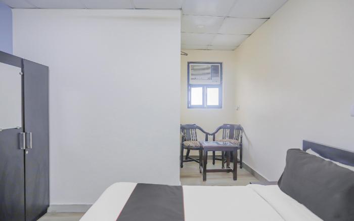 Townhouse Green Park Residency 1