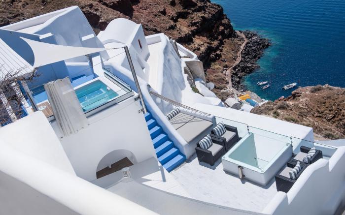 Hyperion Oia Suites