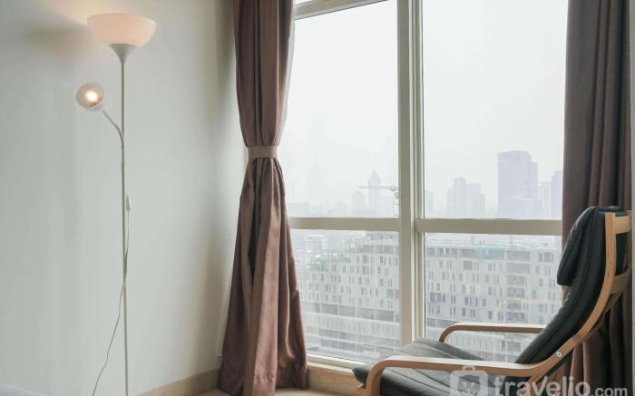 Minimalist Studio Room at Menteng Park By Travelio