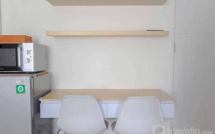 Cozy Living Studio Urbantown Serpong By Travelio
