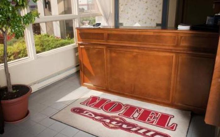 Le Deauville Motel