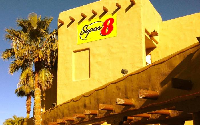 Super 8 By Wyndham Las Vegas North Strip/Fremont St. Area
