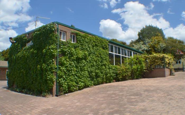 Deer Park Motor Inn