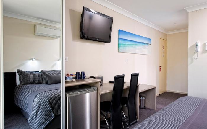 Dolphin Shores Hotel