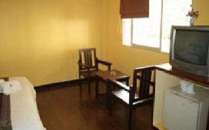 Sri Chumphon Hotel