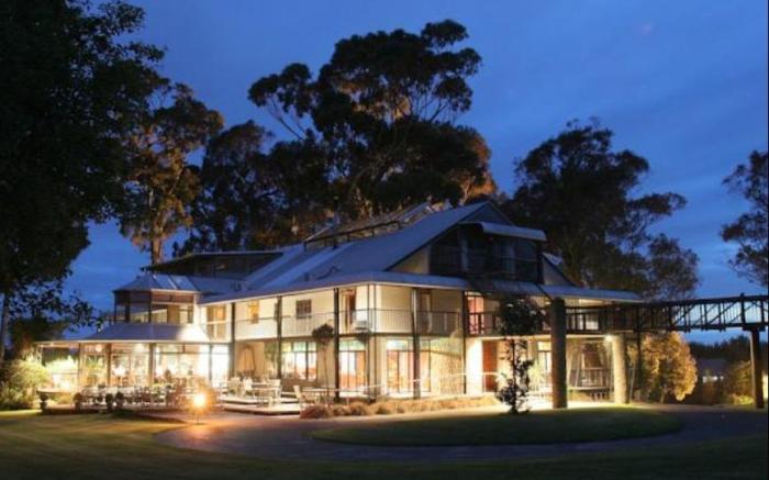 The Narrows Landing Hotel