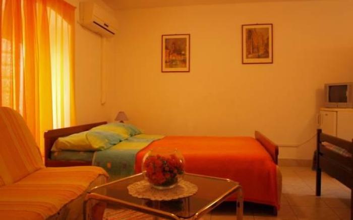 Damira Rooms