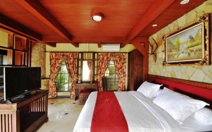 EdensoR Hills Villa, Resort & Café Sharia