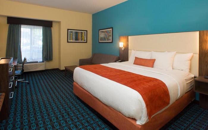 Best Western Plus North Shore Hotel