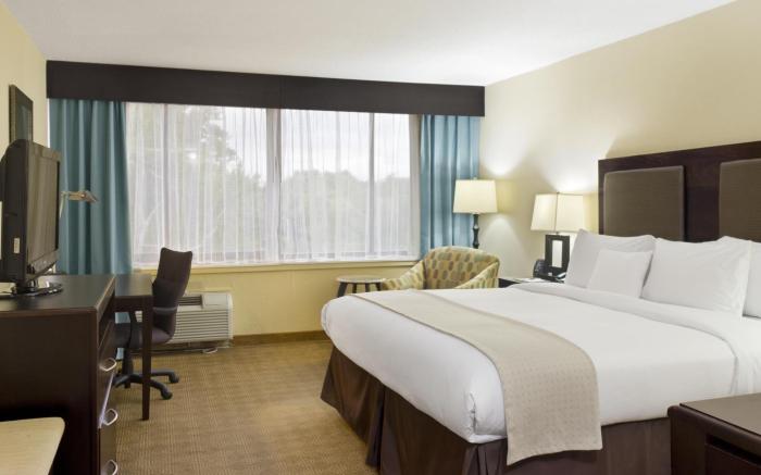DoubleTree by Hilton Tinton Falls Eatontown