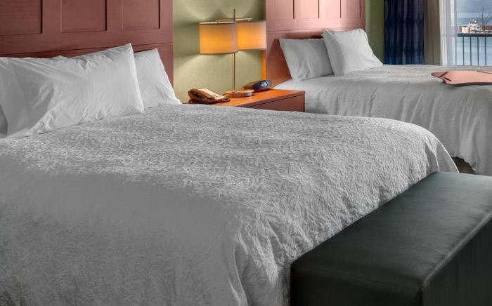 Hampton Inn and Suites Astoria