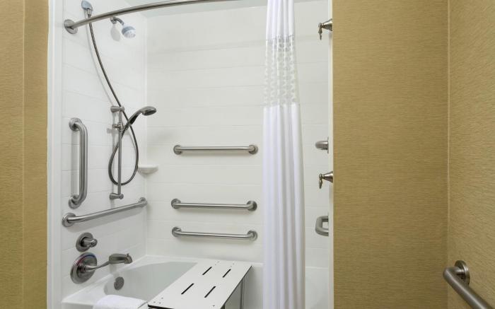 Hampton Inn & Suites Williamsport-Faxon Exit