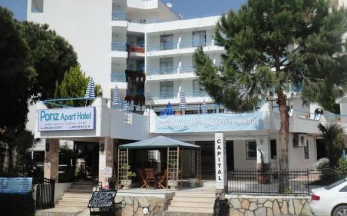 Ponz Hotel